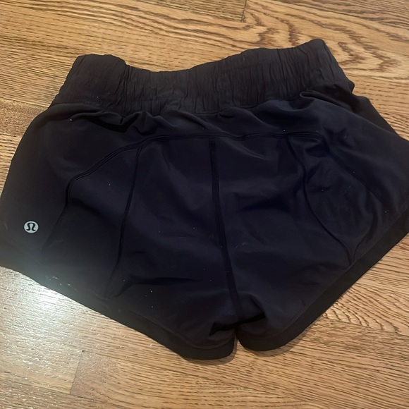 Rare Lulu shorts - Picture 3 of 3